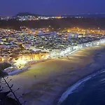 Charming In Pataias, 18 M² With Shared Pool. Casa de Férias *