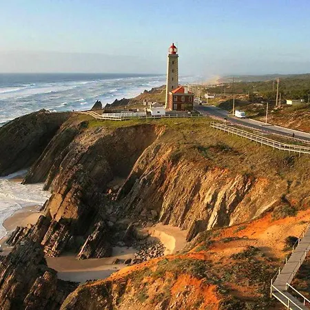 Дом отдыха Charming In Pataias, 18 M² With Shared Pool. *