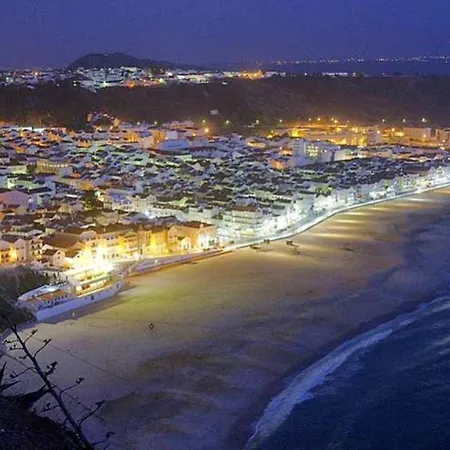 Charming In Pataias, 18 M² With Shared Pool. Дом отдыха *