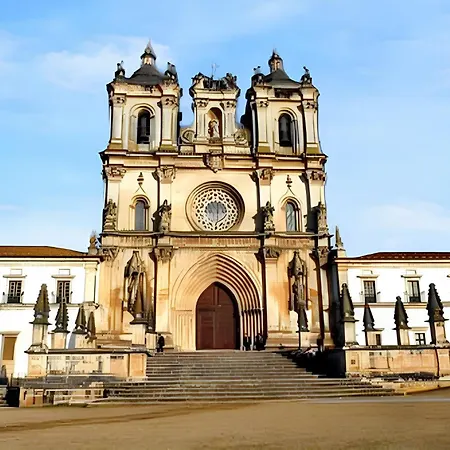 Charming In Pataias, 18 M² With Shared Pool. * Патаяш