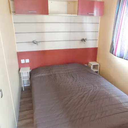 Charming In Pataias, 18 M² With Shared Pool. Патаяш