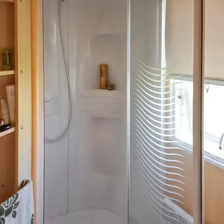 Charming In Pataias, 18 M² With Shared Pool. 度假居 帕塔亚什