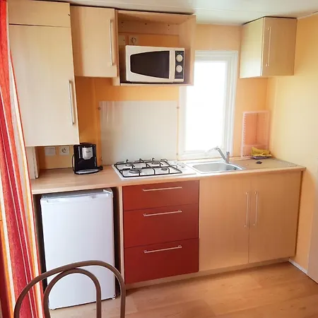 Charming In Pataias, 18 M² With Shared Pool.